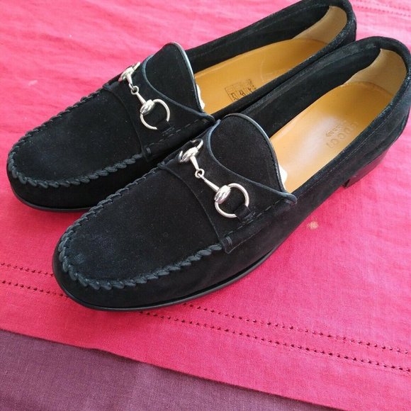 Gucci Gloves scarf, Chanel tights, Mulberry bag - Picture 10 of 16